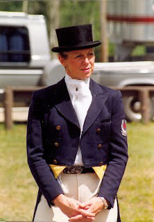 Bonny Bonnello, horse contact, horse riding contact, horse connection, horse riding connection, dressage contact, dressage connection, half-halt trot lengthening, Half-pass exercise, Leg-yield exercise, Half-pass exercise