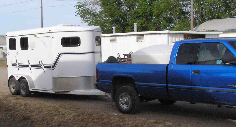 Kevan Garecki, Horse trailer choices, horse trailering, horse hauling, straight-haul designs, Angle-haul vs Straight-haul, gooseneck trailer, horse trailer braking system, bumper-pull trailer, Horse Trailer Options