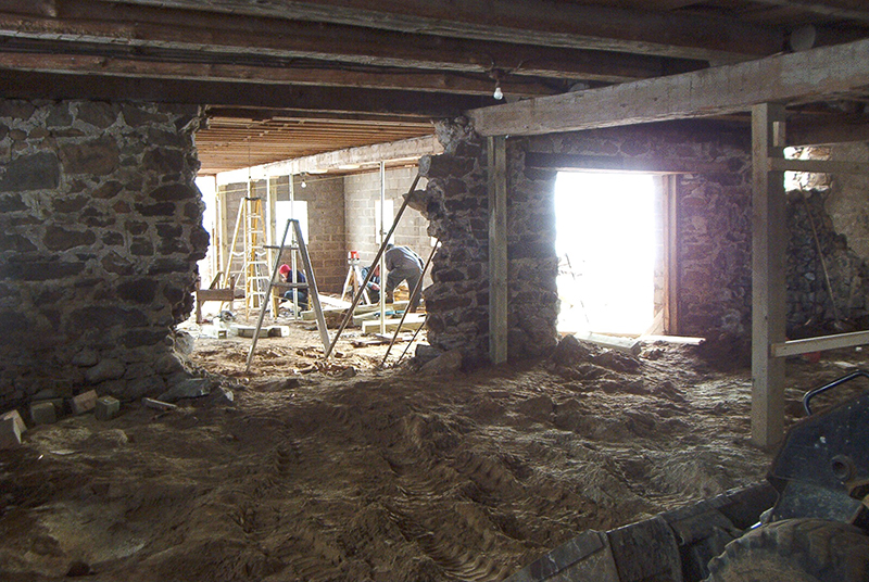 perfect horse barn, renovating horse barn, horse barn makeover, horse bank barn, dutch masters construction, horse tack room, horse feed room, horse wash stall, horse barn rubber mats 