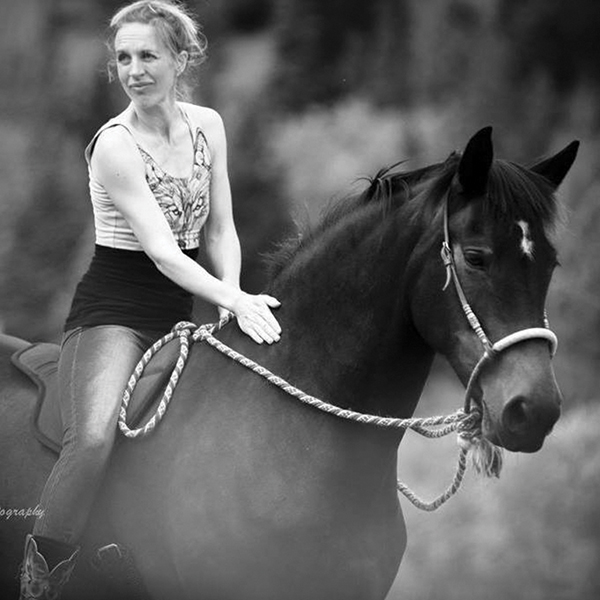 types of riding gear, types of saddles, behavioural issues horse, alexa linton, horse doesn't like tack