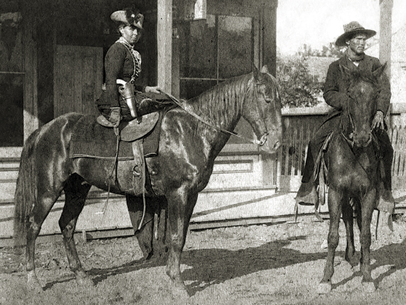 how to ride sidesaddle, sidesaddle makers, sidesaddle clubs, sidesaddle associations, western sidesaddles, english sidesaddles, patricia hardy sidesaddle, robert jenkins malvern saddle, susan bellinger sidesaddle