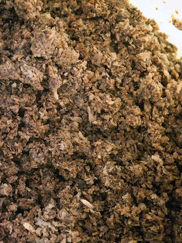 how to store horse hay, make horse hay last long, beet pulp horses, horse's forage, hay feeders