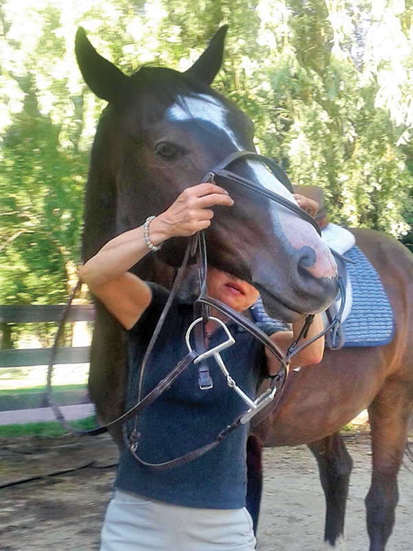 Horse showmanship skills, off-season horse training, best practices for working on horse showmanship skills, horse showmanship fundamentals, practical benefits of horse showmanship, horse showmanship training, how to read your horse's body language, Lindsay Grice