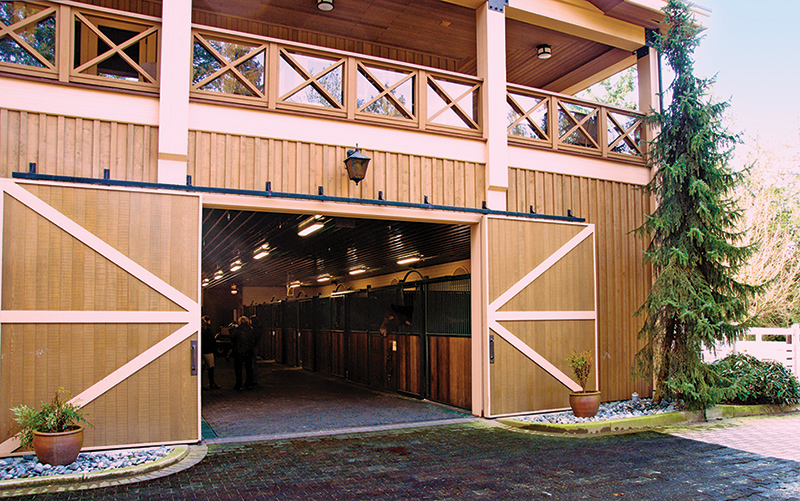 how do I find a contractor for horse barn? How to choose a contractor for horse barn, things to ask your potential horse barn contractor, building a horse barn