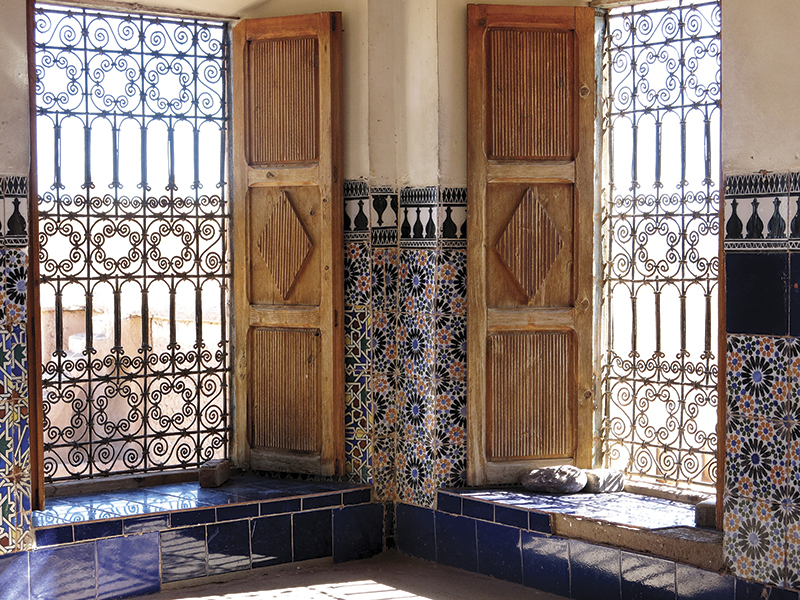 vacationing with horses, holidaying with horses, horse riding abroad, local horse riding, horse riding adventure, morocco sahara horses, tania millen