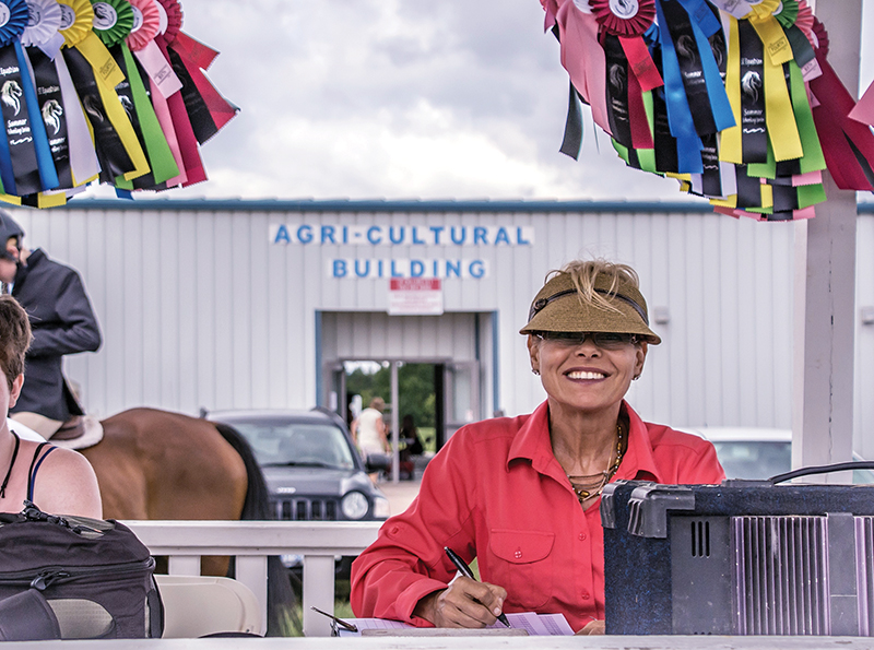 Lindsay Grice horse trainer, how to be a horse show judge, what does a horse judge do? ontario horse show judges canada