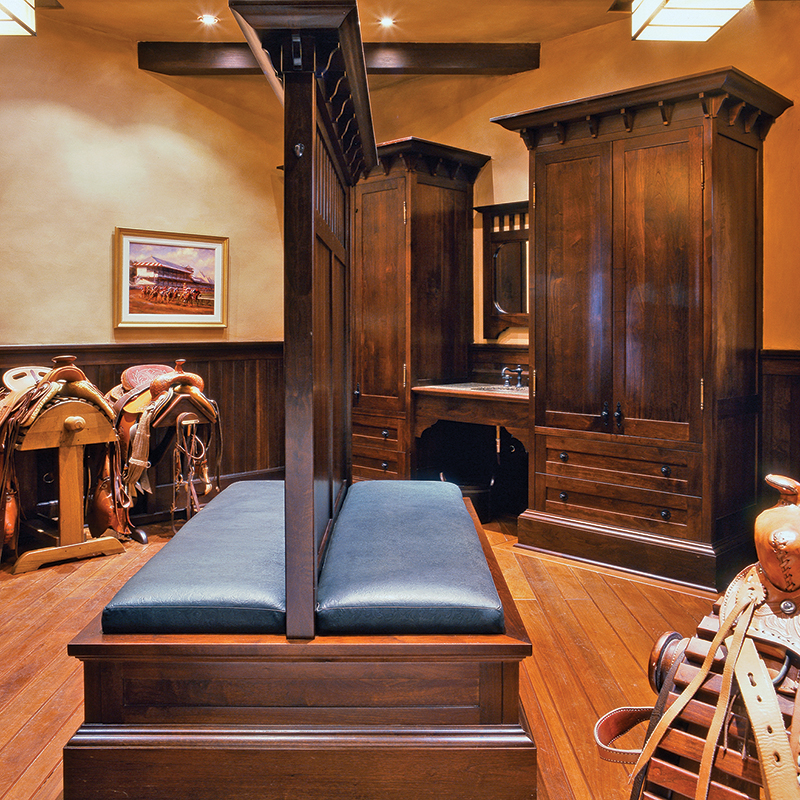 how do I find a contractor for horse barn? How to choose a contractor for horse barn, things to ask your potential horse barn contractor, building a horse barn