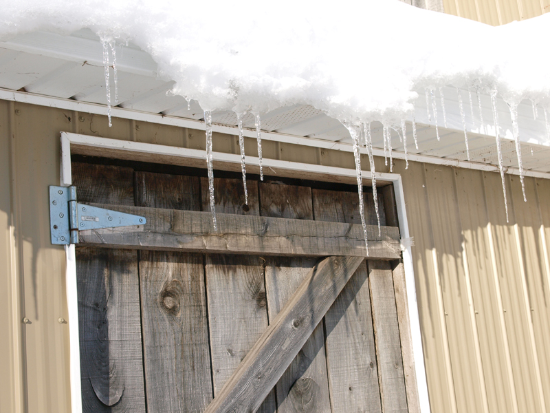 De-icing water buckets for horses,  assess your horse barn’s structural integrity, dust control in horse barn, mud management for horses, ventilation for horse paddocks and barns, heated horse tack room