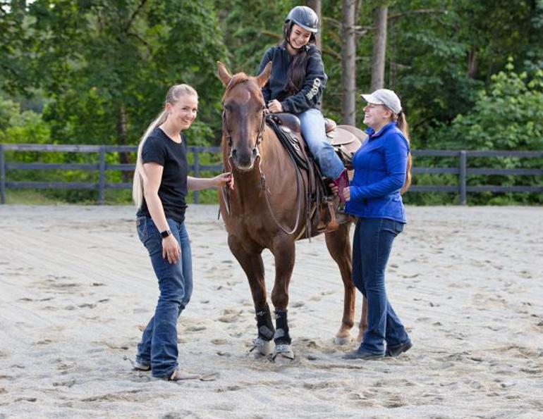 running a horse barn, barn culture, working in the equestrian industry, how to fit in horse barn, annika mcgivern