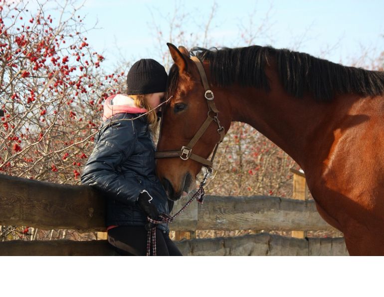 Lindsay Grice, horse and winter, bond with horse, getting most out of winter horse, winter horse riding, riding horses in winter, winter trail riding, winter horse training