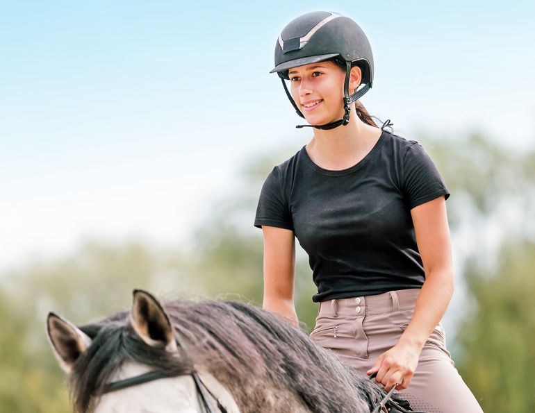 confident in saddle, nervous on a horse, staying calm on horse, how to get horse pay attention, equestrian psychology, Annika McGivern, how to enjoy riding horses