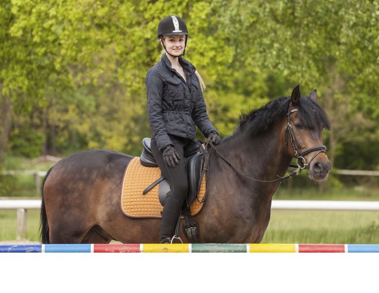 riding psychology, april clay, horse psychology, horse riding anxiety, horse show anxiety, scared of horse show